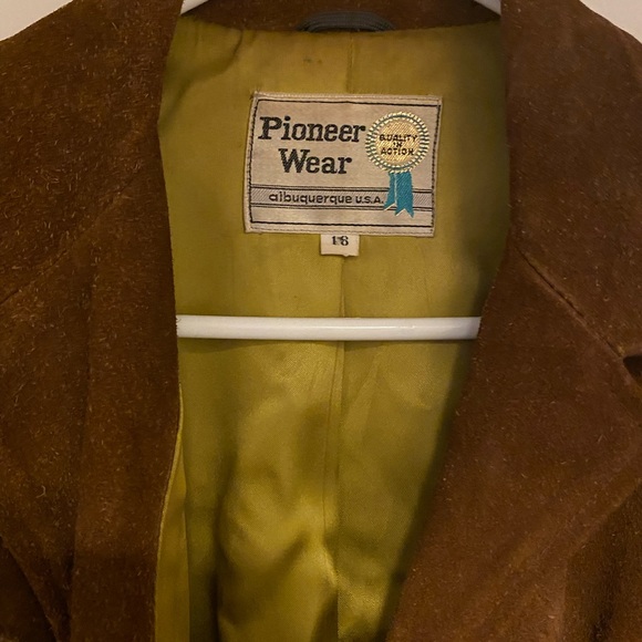 Vintage 60s Brown Suede Fringe Jacket M/L ๐ค fringe hem ๐ค western detail ๐ค - Picture 4 of 12